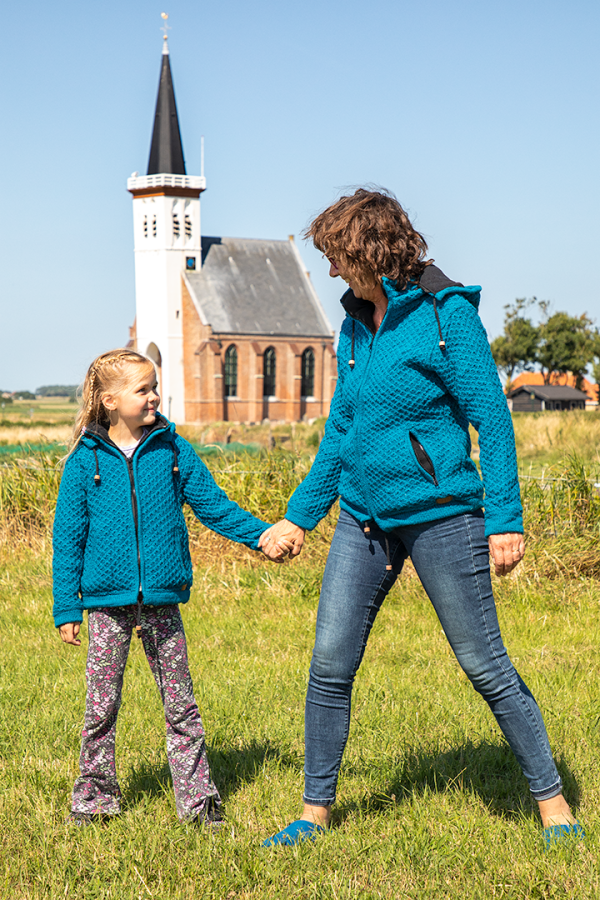 Puur Nepal wollen vest kindervest Texelse Schapenboet Schapenboet op Texel Witte kerkje Den Hoorn